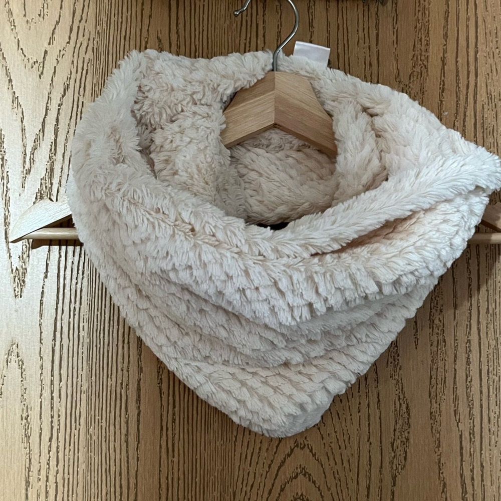 Marilyn Monroe ~Cream Scarf Plush~One Size